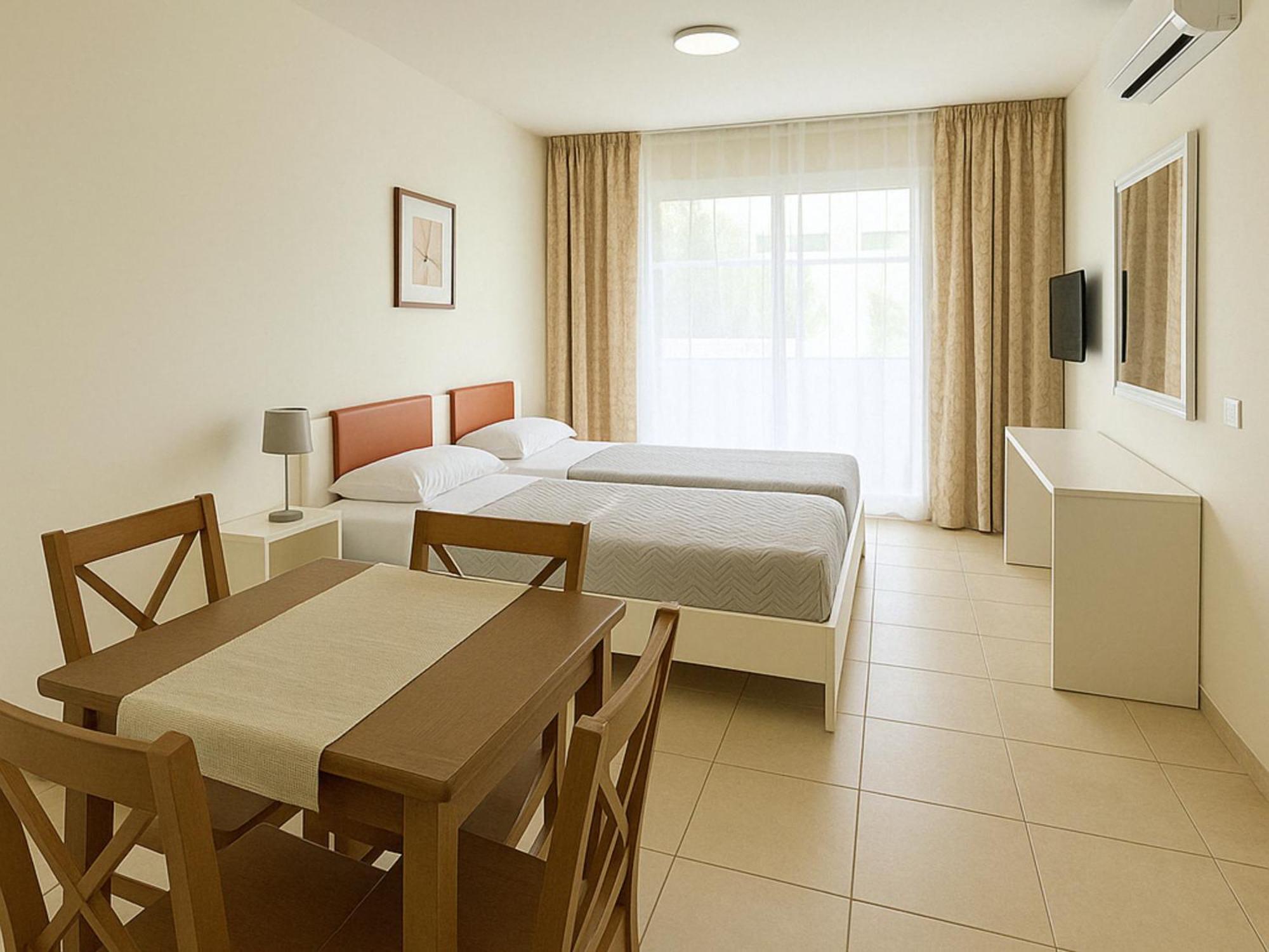 Sechi Aparthotel Marbella Estepona Exterior photo