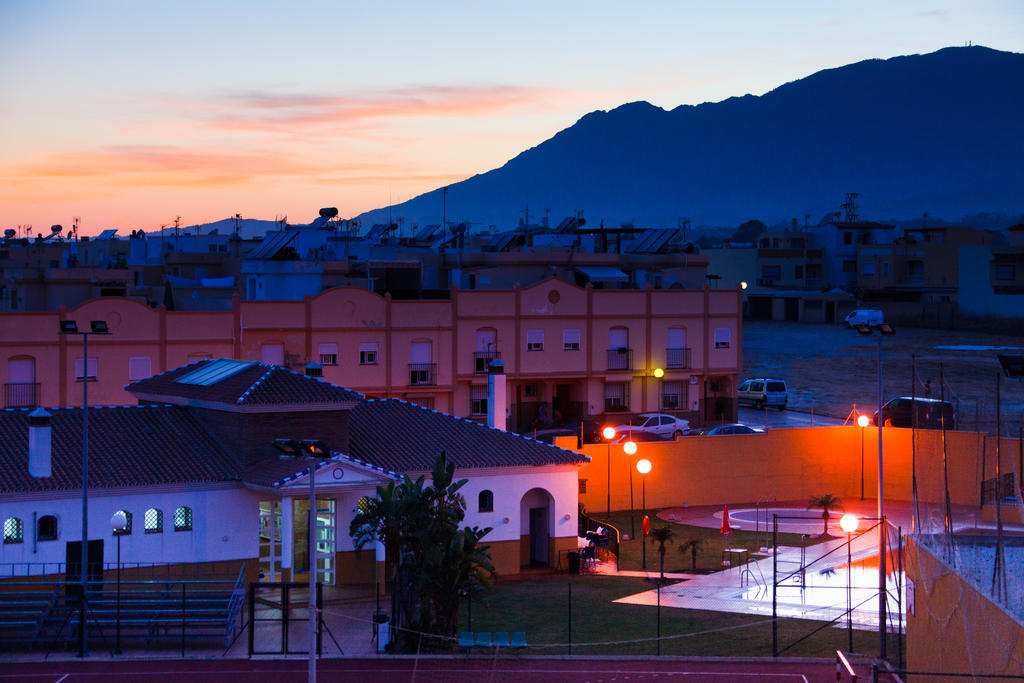 Sechi Aparthotel Marbella Estepona Exterior photo