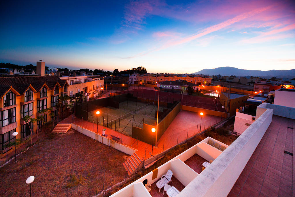 Sechi Aparthotel Marbella Estepona Exterior photo