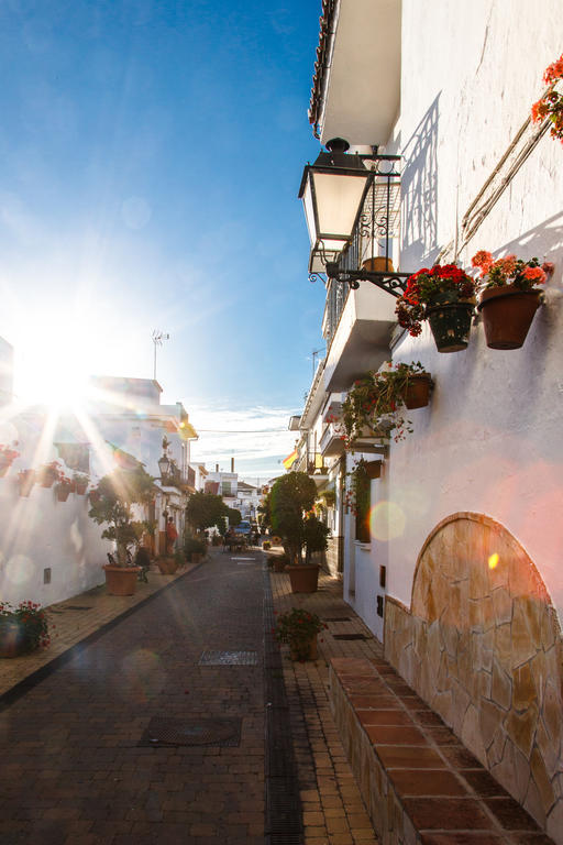 Sechi Aparthotel Marbella Estepona Exterior photo